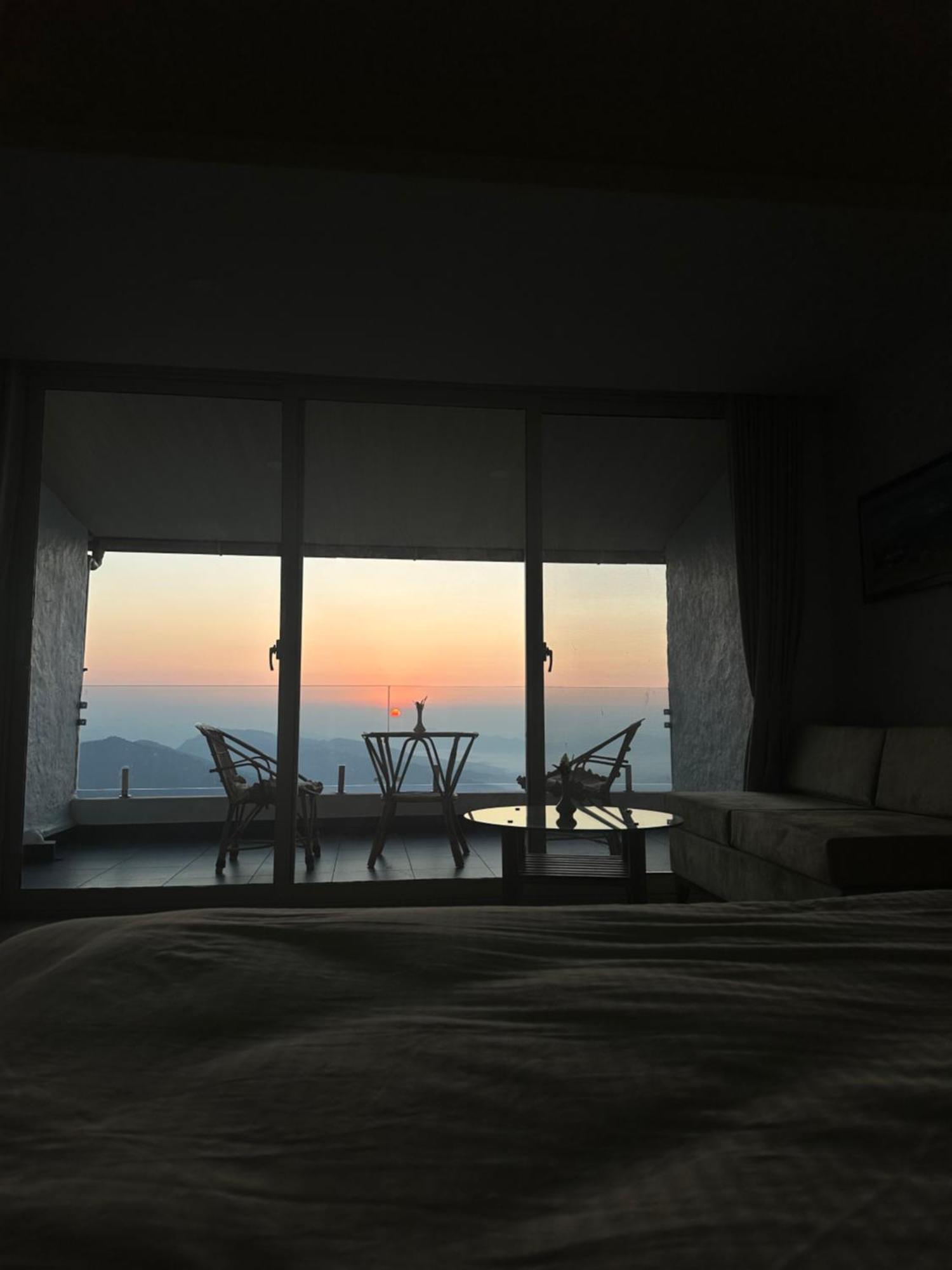 Superview Lodge, Best Himalayan Sunrise In Sarangkot Pokhara Exterior photo